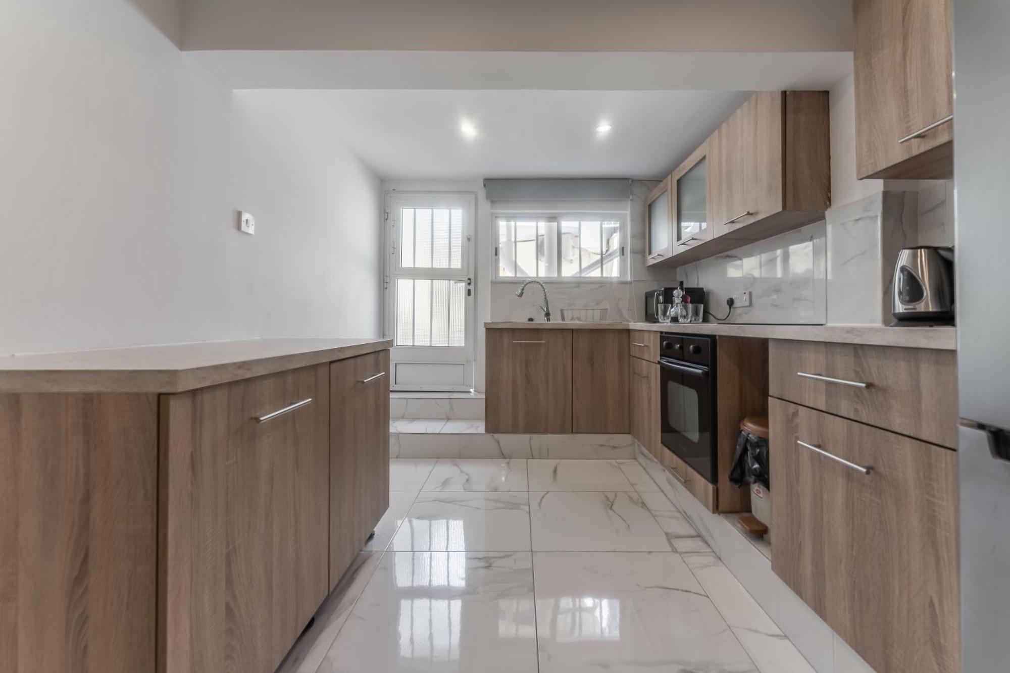 Sant Central Deluxe Apartments Ayía Nápa Extérieur photo