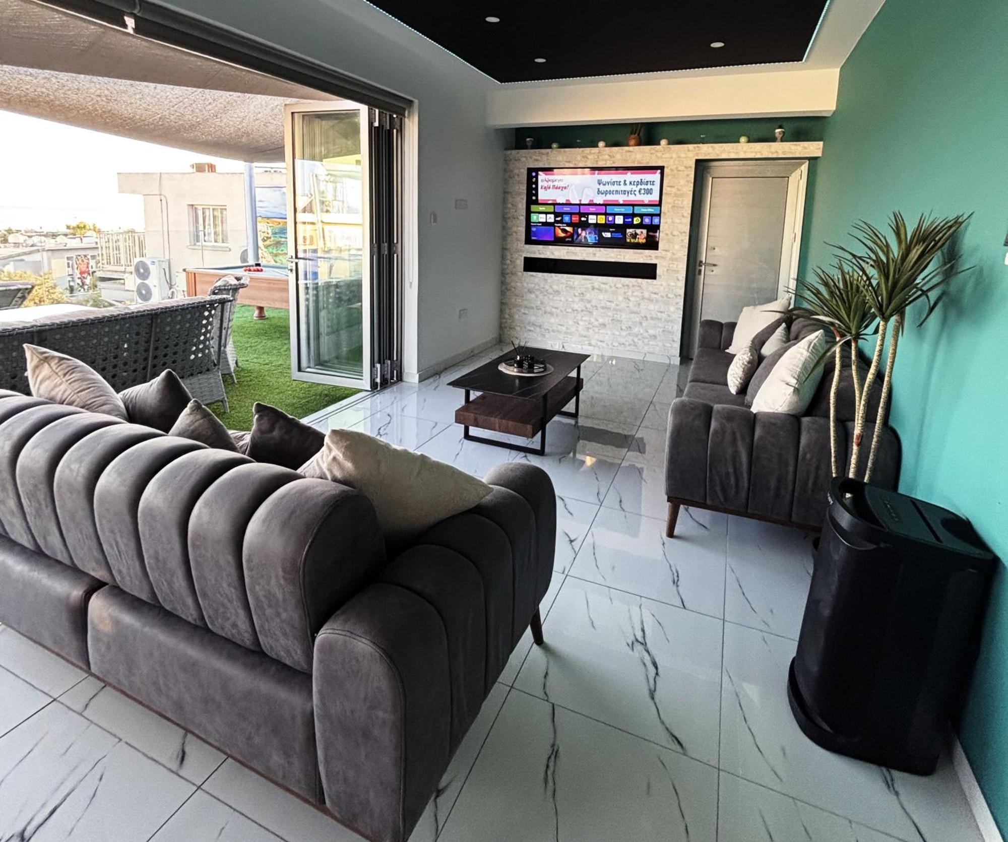 Sant Central Deluxe Apartments Ayía Nápa Extérieur photo